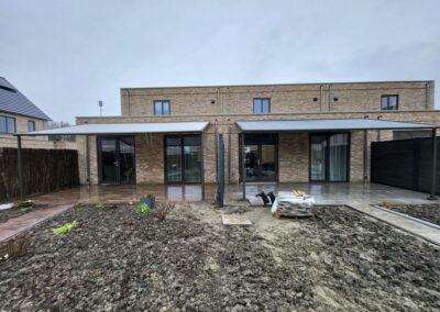 Prachtige Weinor Plaza Viva Optistretch Pergola zonweringen geplaatst in Middelburg